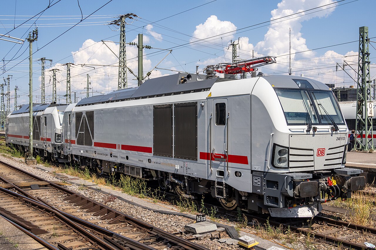 Vectron Dual Mode der Baureihe 248 in Stuttgart